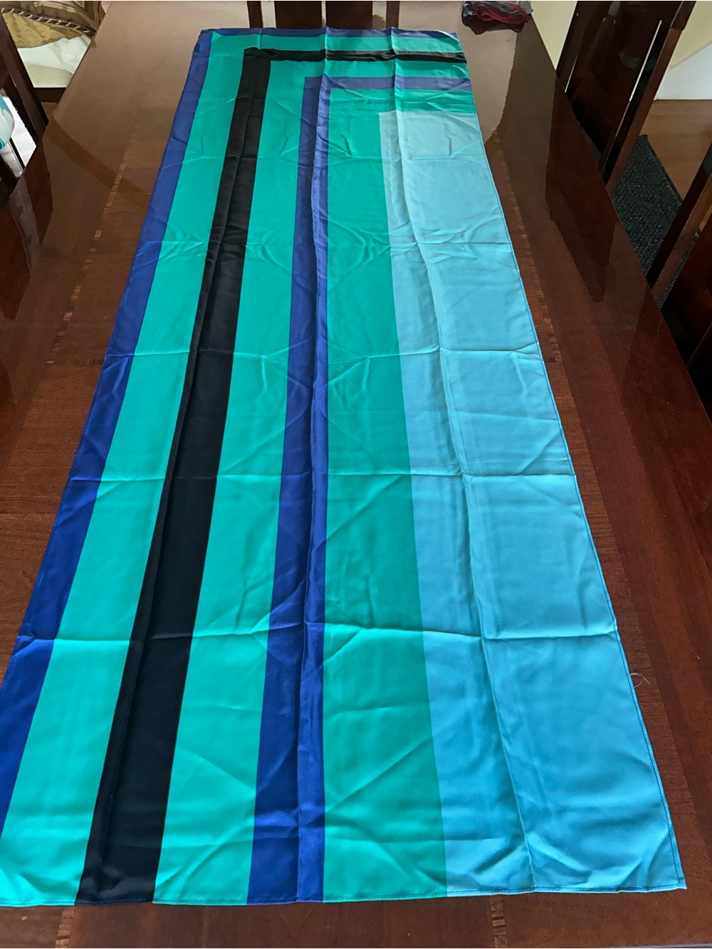 Teal, Turquoise & Navy Blue Satin Scarf 24“ x 70“ probably silk - Picture 5 of 10